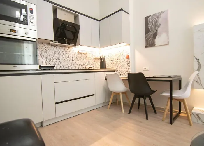 Lord's Center * Tiran